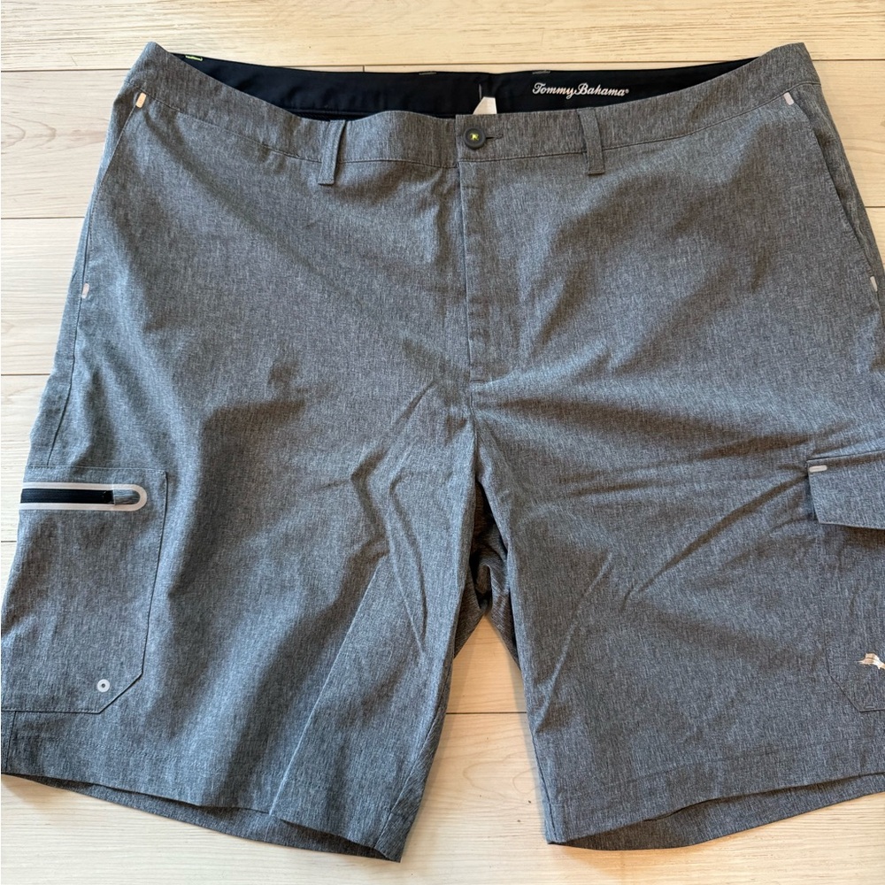 TOMMY BAHAMA - Men’s Island Active Wear Gray Shorts (size 42)